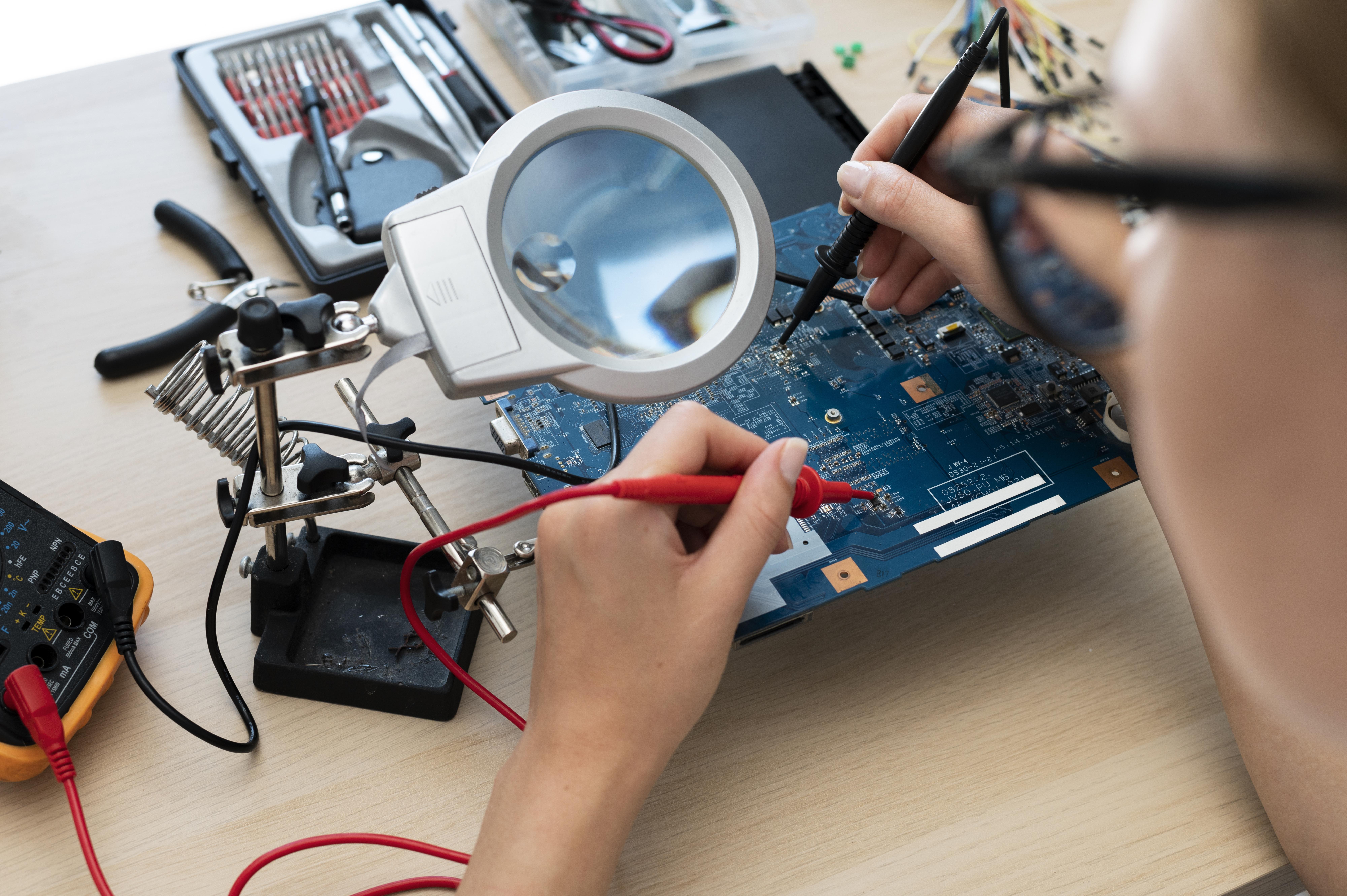 Magnus Institute of Technology R&D Department – Mobile Repairing Course in Kerala