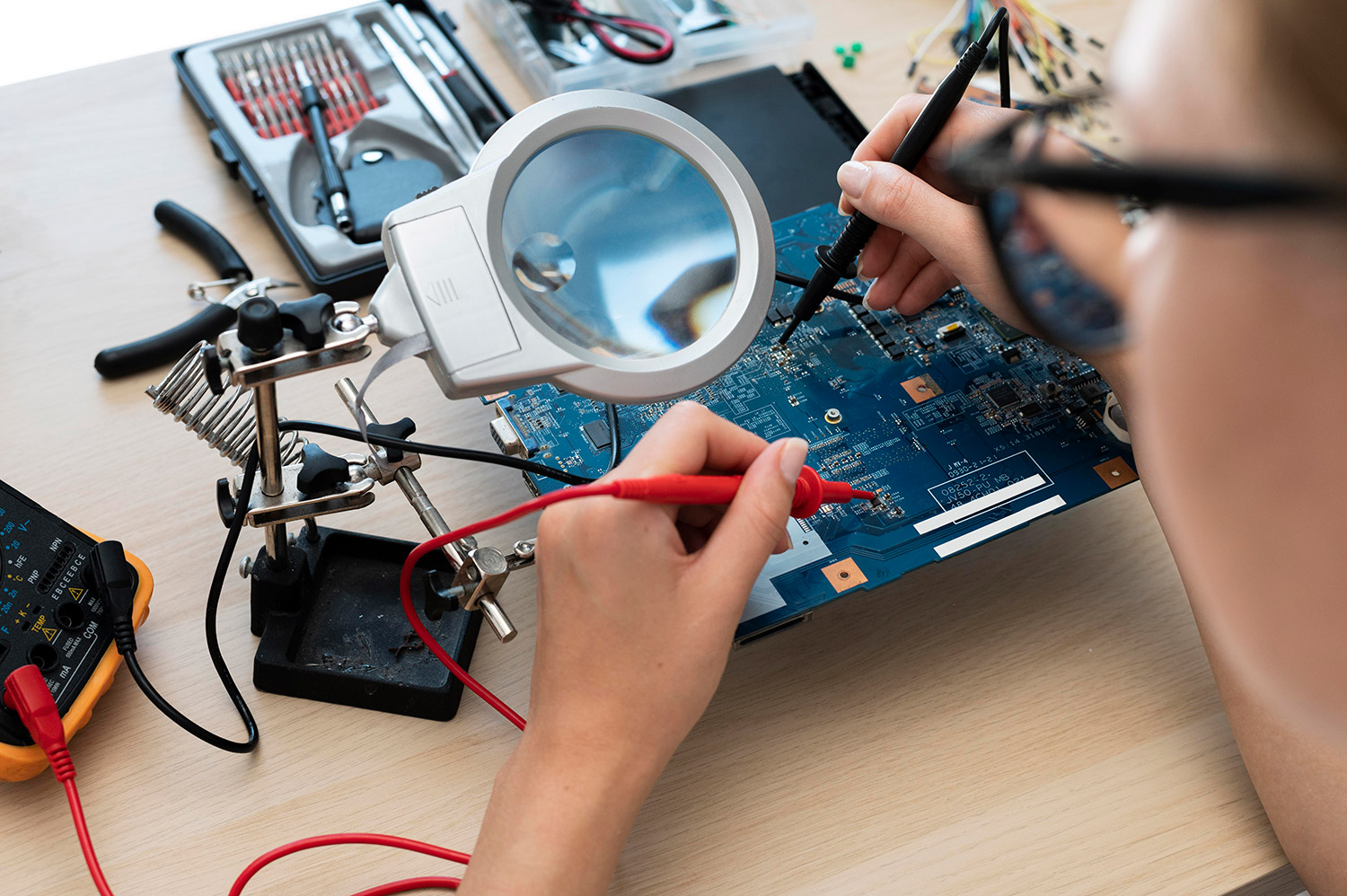 Magnus Institute of Technology R&D Department – Mobile Repairing Course in Kerala