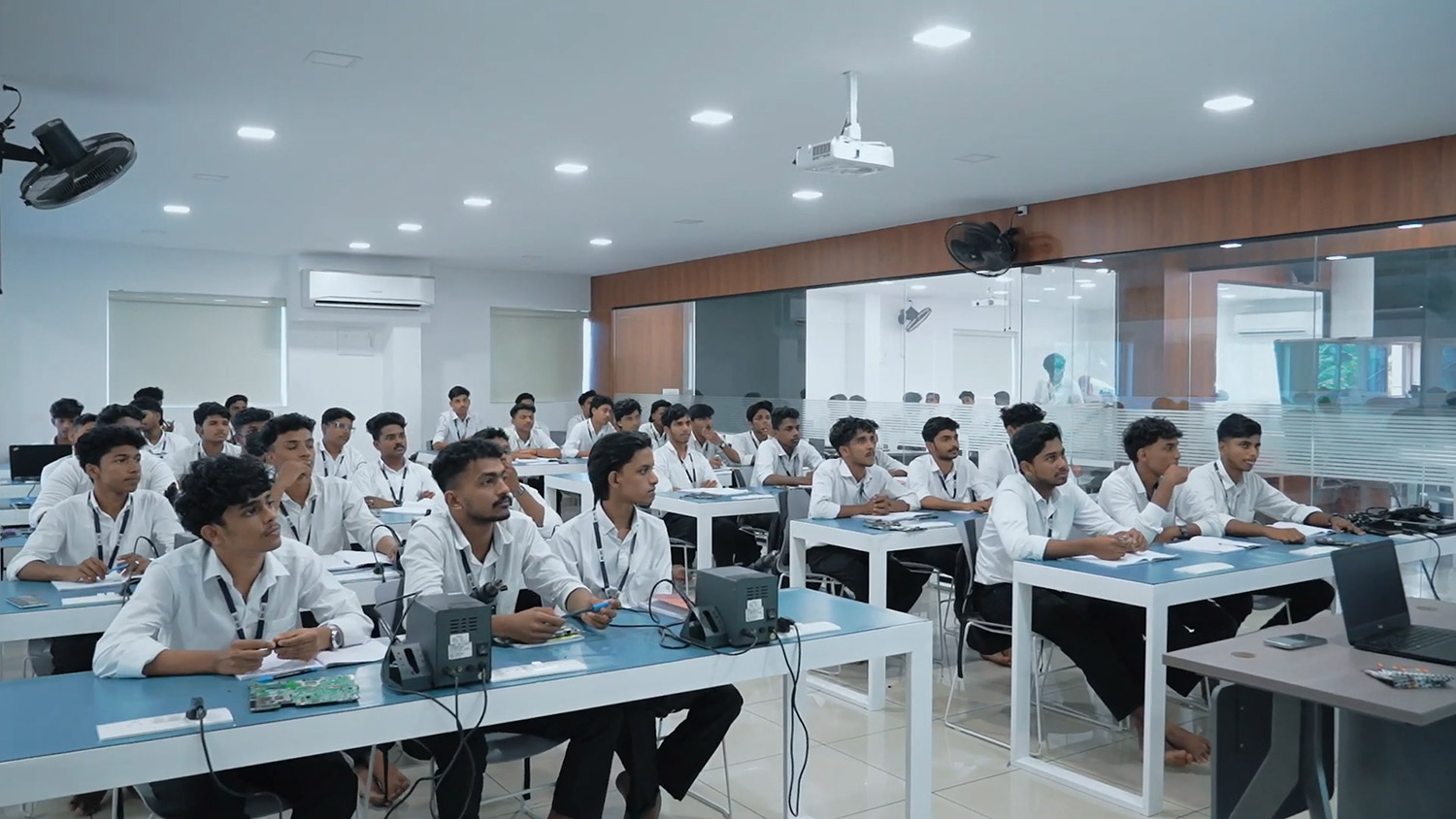 mobile repairing course after plus two