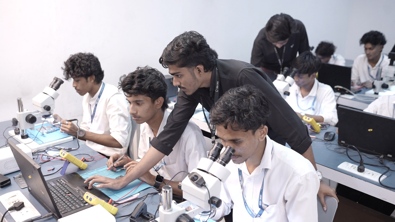 Magnus Institute of Technology R&D Department – Mobile Repairing Course in Kerala